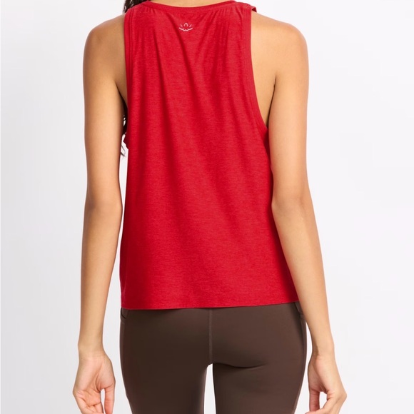 NWT Beyond Yoga Featherweight Rebalance Tank. Ruby Red color. Size S. - Picture 3 of 7